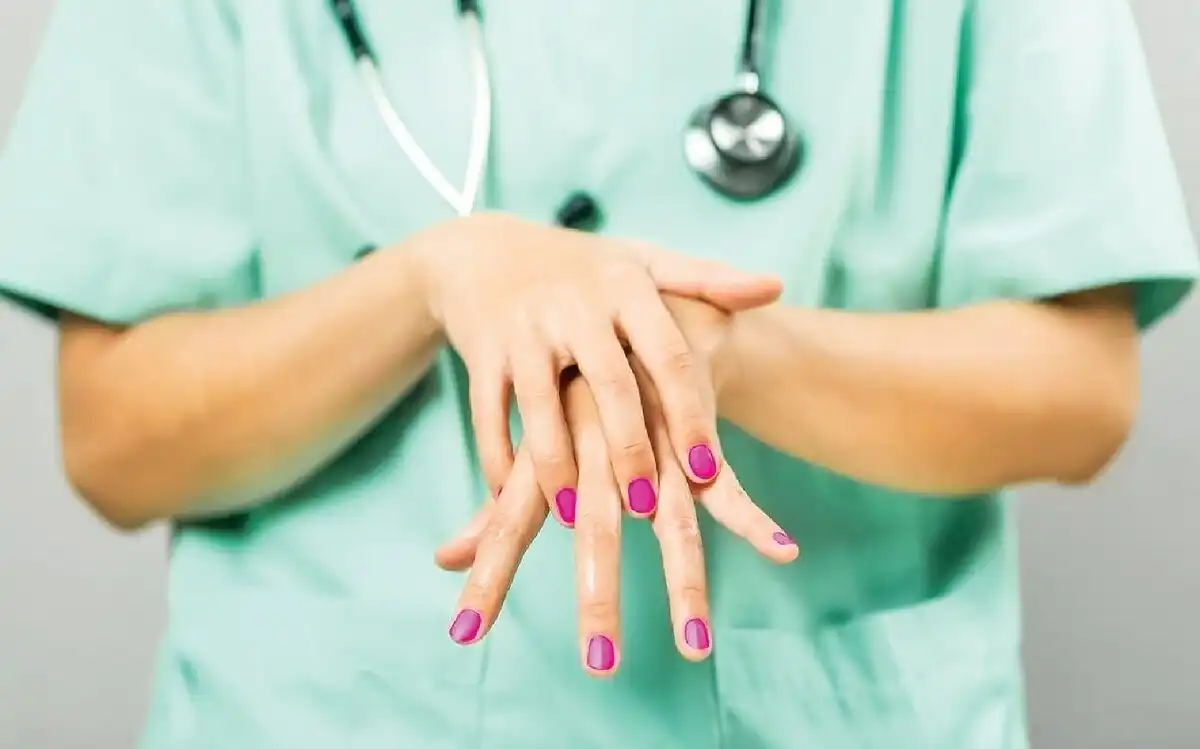 کاشت ناخن از نظر پزشکی