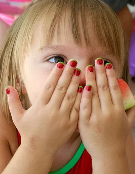 کاشت ناخن از چند سالگی است؟