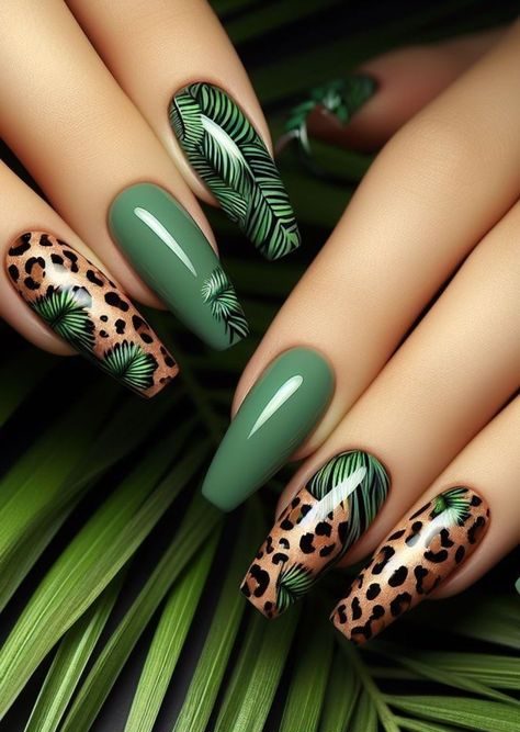 همه چیز درباره کاشت ناخن با ژل