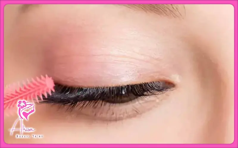 حساسیت به چسب کاشت مژه